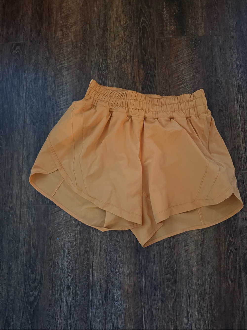 LULULEMON Womens Elastic Waist Running Shorts orange